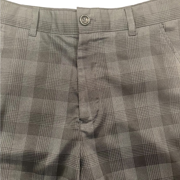 EUC Greg Norman for Tasso Elba Black and Gray Plaid Shorts Size 30 - Picture 3 of 6